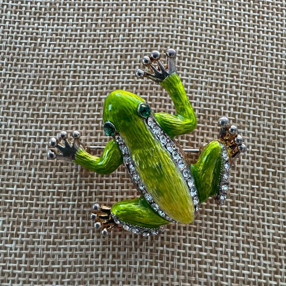 Vintage Light Green Enamel and Rhinestone with Silver Tone Metal Frog Brooch